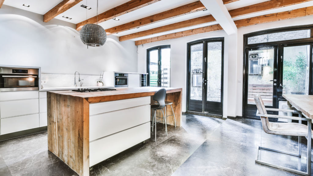 Real Property vs Personal Property: What Are the Differences?